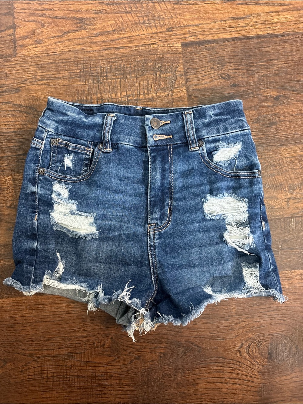 American Eagle Curvy Hi-Rise Shortie Jean shorts size 2 Denim Shorts Distressed